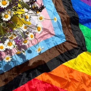 Un fiore sboccia: Ritiro per la comunità arcobaleno italiana