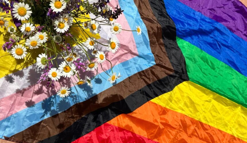 Un fiore sboccia: Ritiro per la comunità arcobaleno italiana
